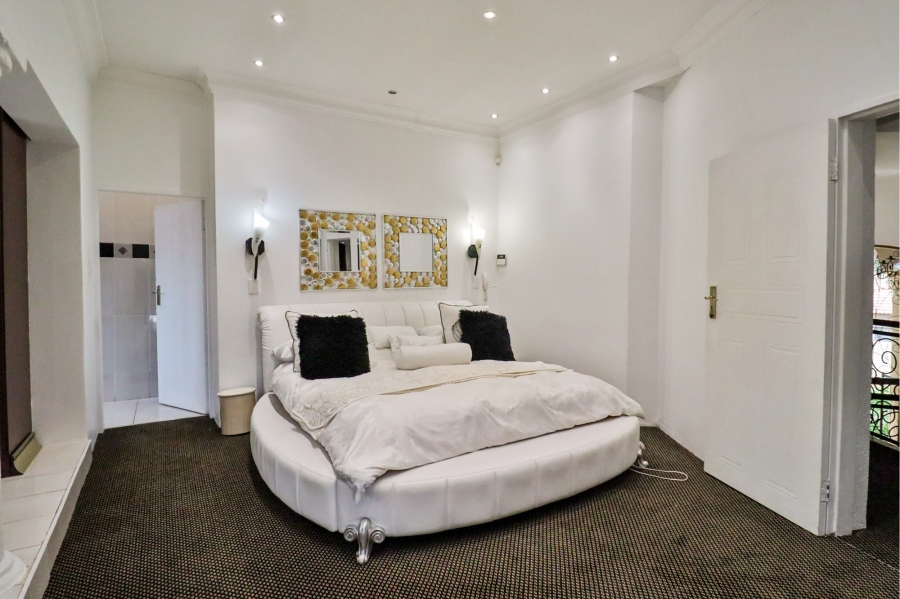 5 Bedroom Property for Sale in Birdwood Estate North West